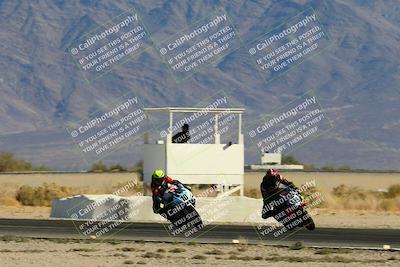 media/Nov-17-2024-CVMA (Sun) [[1fec520723]]/Race 8-Formulw LW Twins SHOOTOUT/